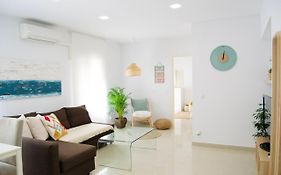 Kawaii Beachfront Malagueta Apartment